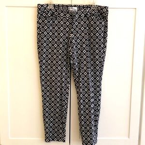 Old Navy size 12 black and white crop pants